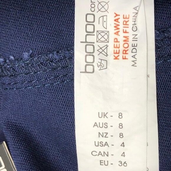 🌺 Boohoo Blue Button Through Front Navy Denim Mini Skirt Size 4 NWT - Picture 6 of 8